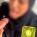 beurette voilée suce une bite